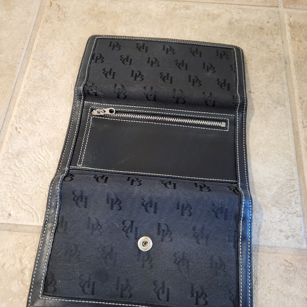 Dooney& Bourke Signature Wallet - Black leather trim - Picture 3 of 5